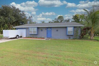 Building Photo - 274 NE Brunson Ct