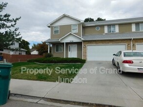 Building Photo - 3136 Shamrock Dr