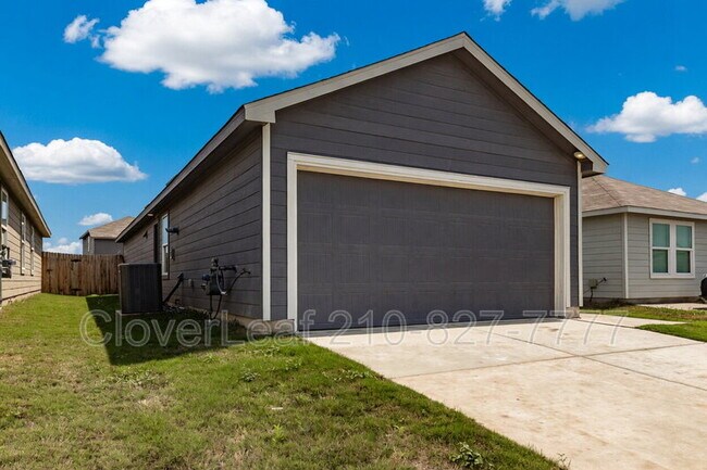 Building Photo - 3650 Millbrook Wy