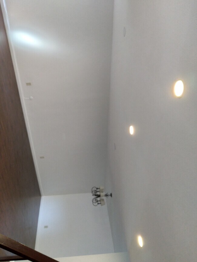 Foto del edificio - 5115 Kester Ave