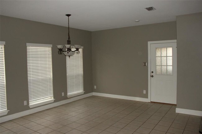 Foto del edificio - 9473 Wells Rd