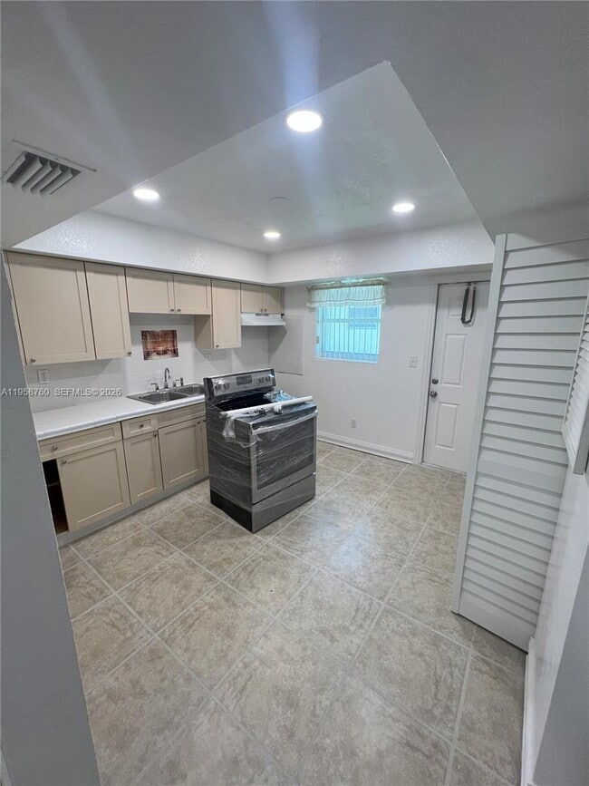 Building Photo - 25421 SW 107th Ct