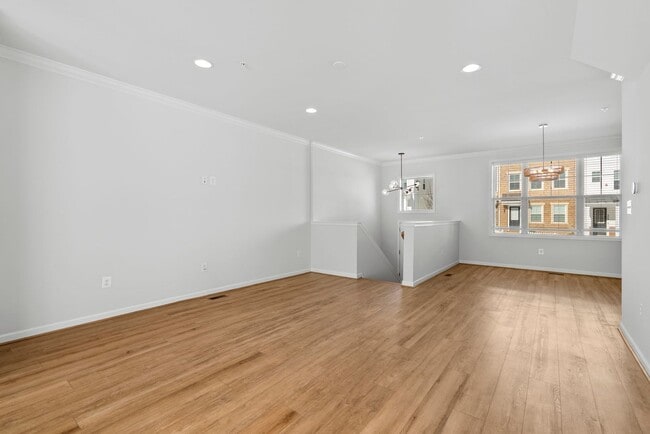 Building Photo - 3 Bed 2.5 Bath - Clarksburg Townhouse - Attached 2 Car Garage