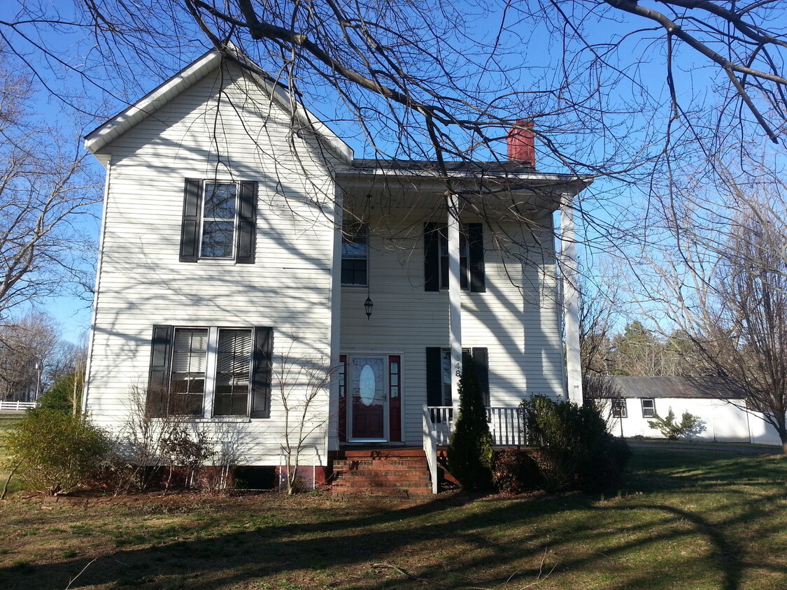 Foto principal - West Iredell Area - 4BR / 3BA + Carport