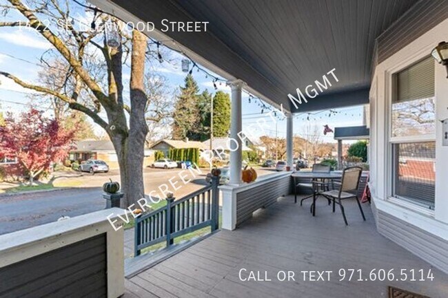 Foto del edificio - CHARMING 2 bdrm, 1 bth- FANTASTIC WESTMORE...