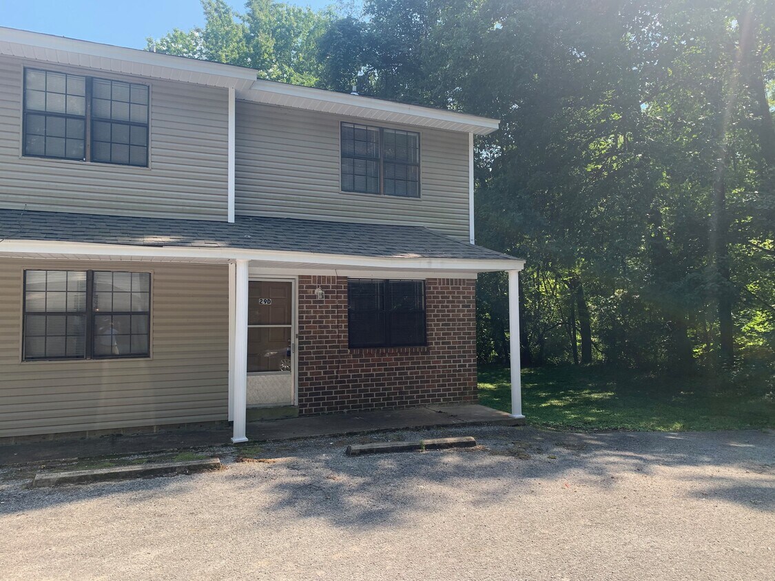 29 Woodmont Dr, Jackson, TN 38305 House Rental in Jackson, TN