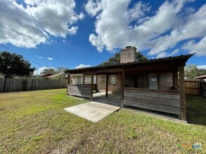 Building Photo - 213 Goldenrod Ave