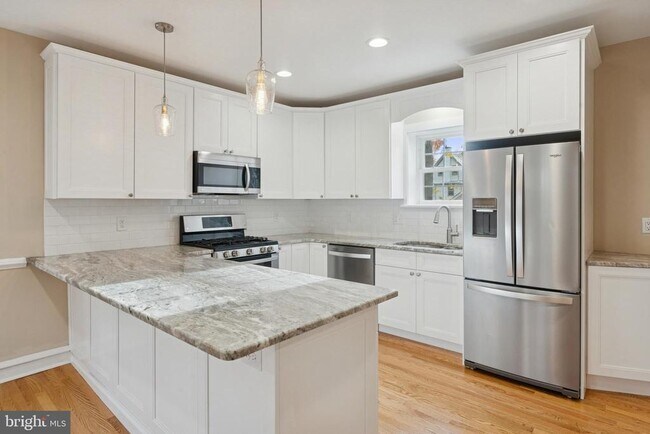 Foto del edificio - 62 W Lodges Ln