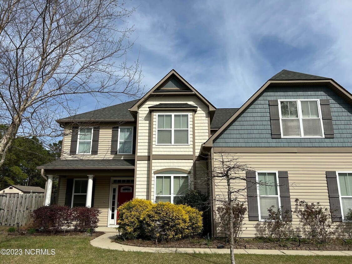 102 Roughleaf Trail, Hampstead, NC 28443 House Rental in Hampstead