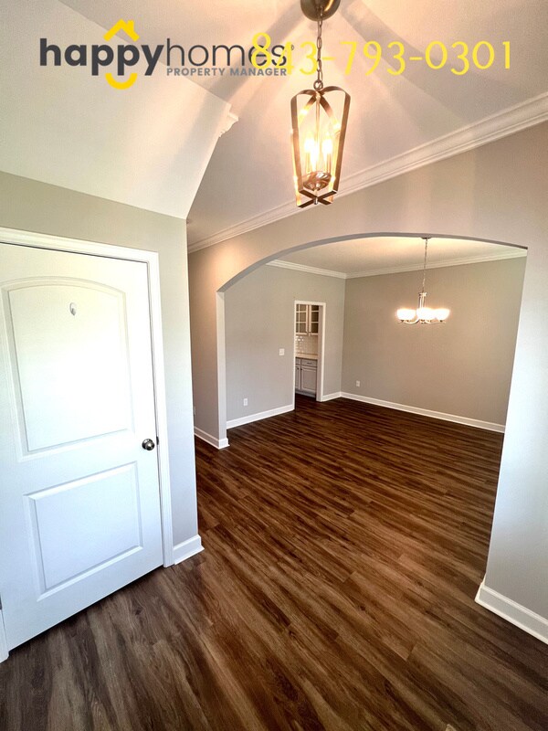 Building Photo - 123 Rouen Ln