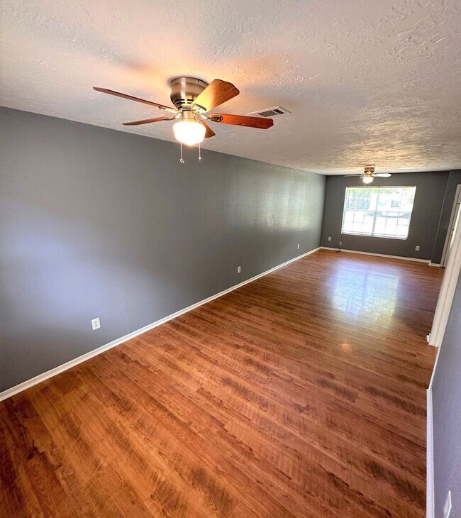 Foto del edificio - 2321 Gladys St, Beaumont TX 77702