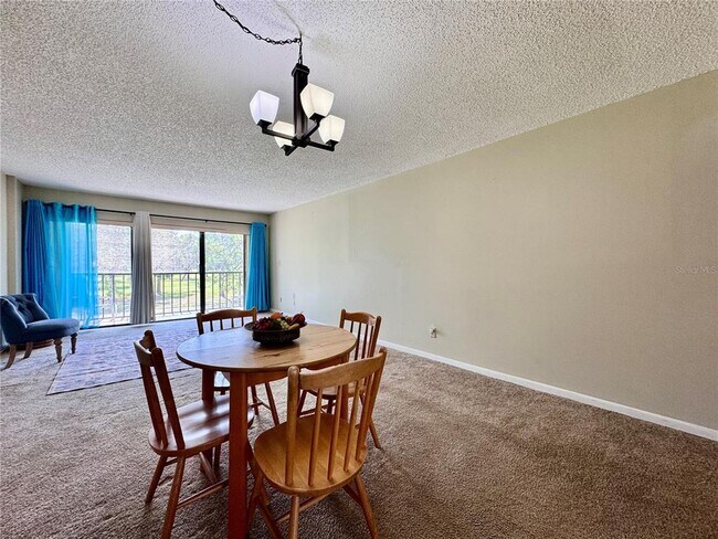 Foto del edificio - 2700 Cove Cay Dr