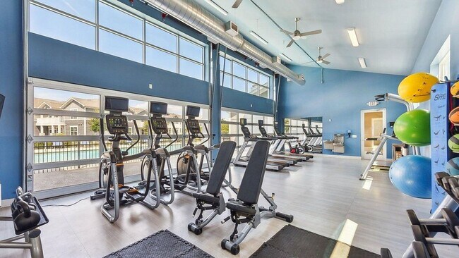 Foto del edificio - 12829 Ridgeline Blvd