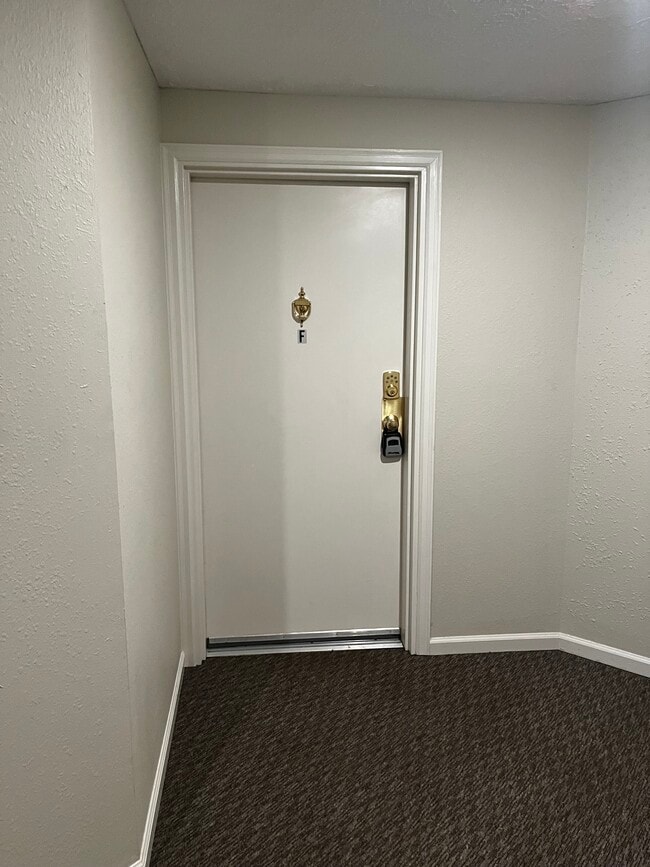 Building Photo - 815 Stratford Way