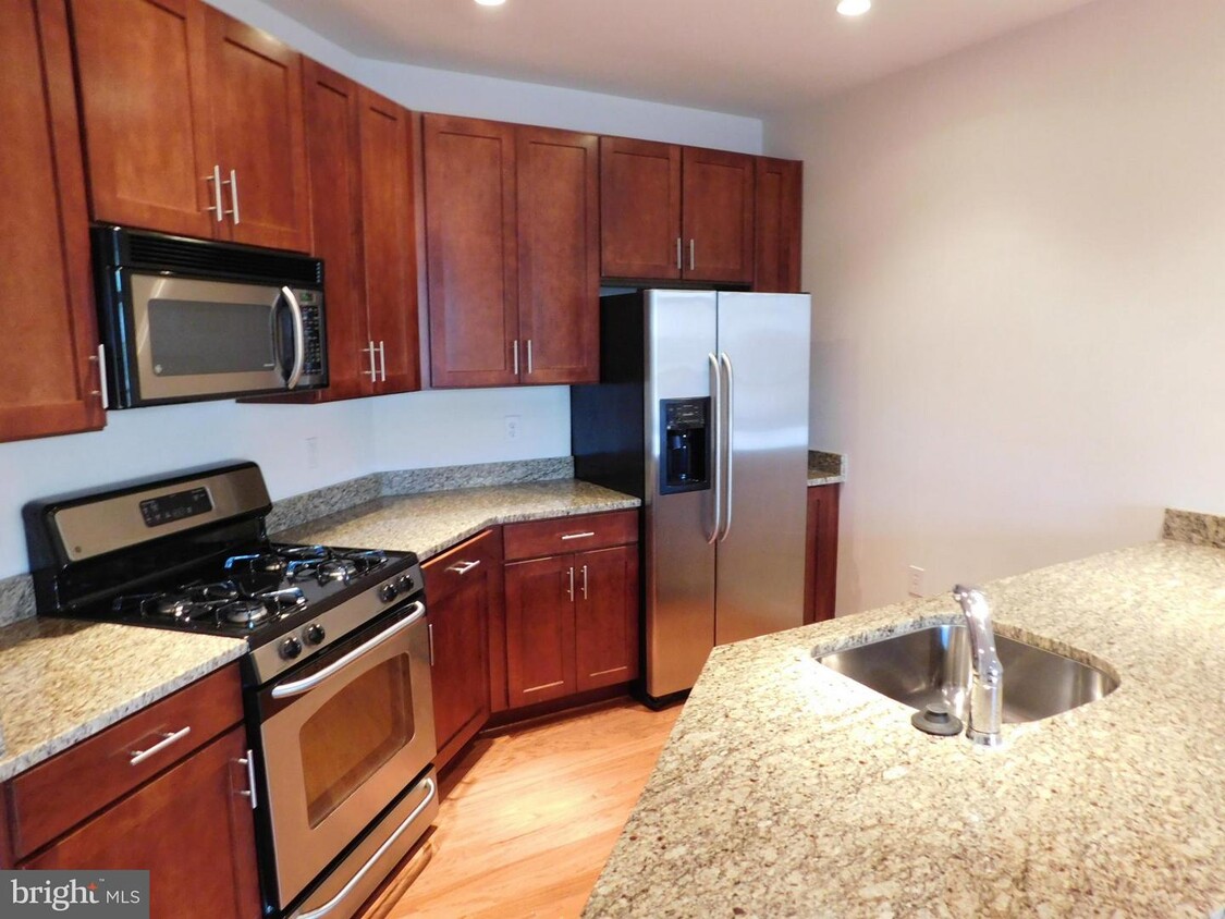 Foto principal - 1800 Wilson Blvd