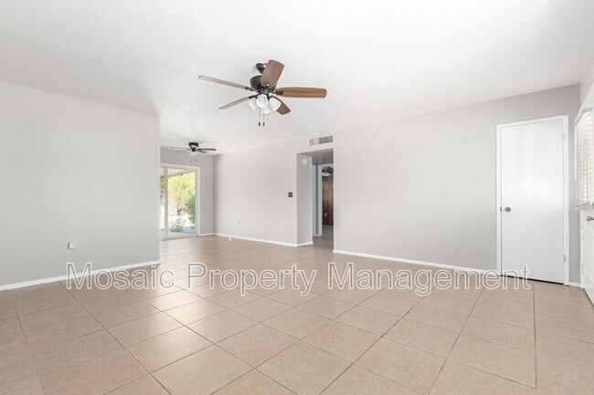 Building Photo - 10002 W Audrey Dr