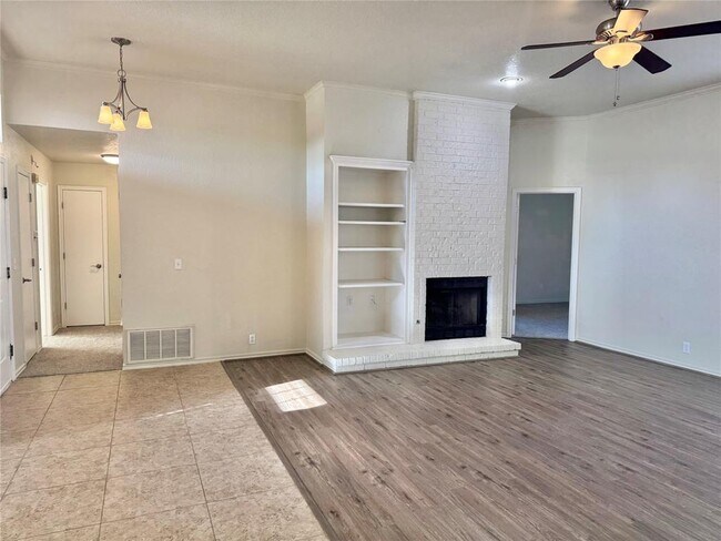 Foto del edificio - 1913 Lois Lynn Ln