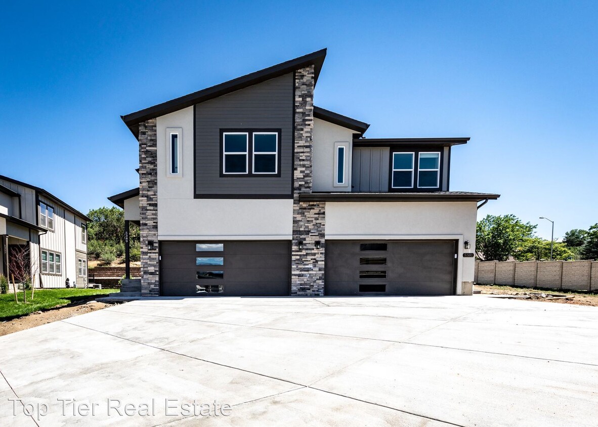 Primary Photo - 3 br, 2.5 bath House - 5365 Sky Top Lane