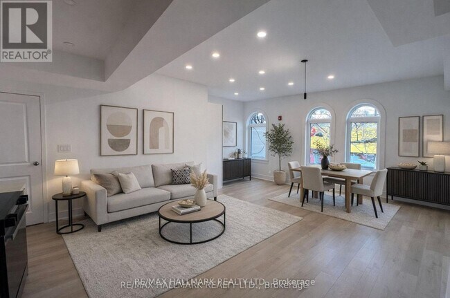 Photo du bâtiment - 440 Parliament St