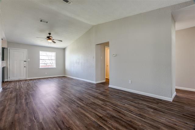 Foto del edificio - 6328 Harmony Ln