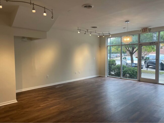 Foto del edificio - 607 Lady St