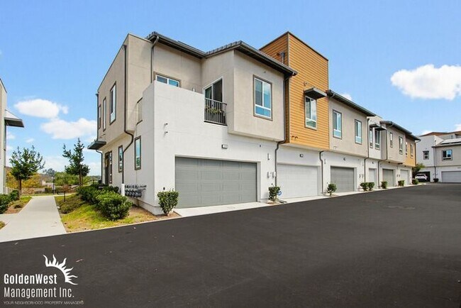 Foto del edificio - Modern 3Bdm 2.5Ba Unfurnished Town-Home in the Soltaire Community!