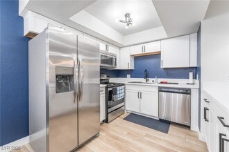 Building Photo - 924 Falconhead Ln