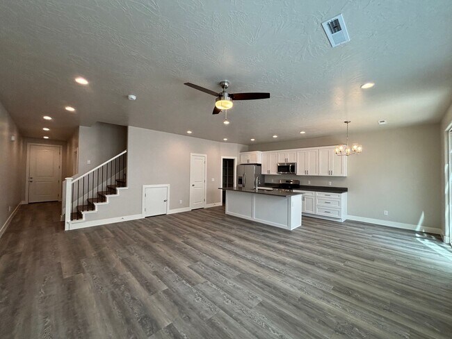 Foto del edificio - BRAND NEW TOWNHOME FOR RENT!