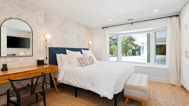 Foto del edificio - 2234 Lytton Springs Rd