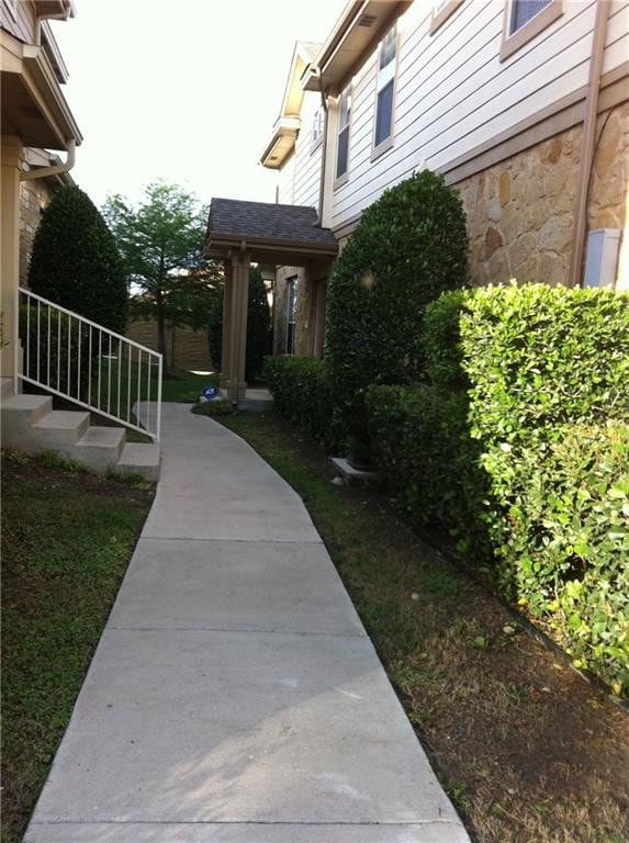 Building Photo - 16100 Great Oaks Dr