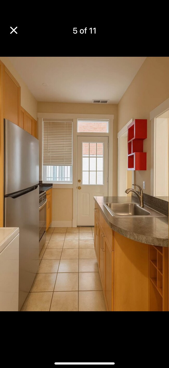 Foto del edificio - 2626 11th St NW