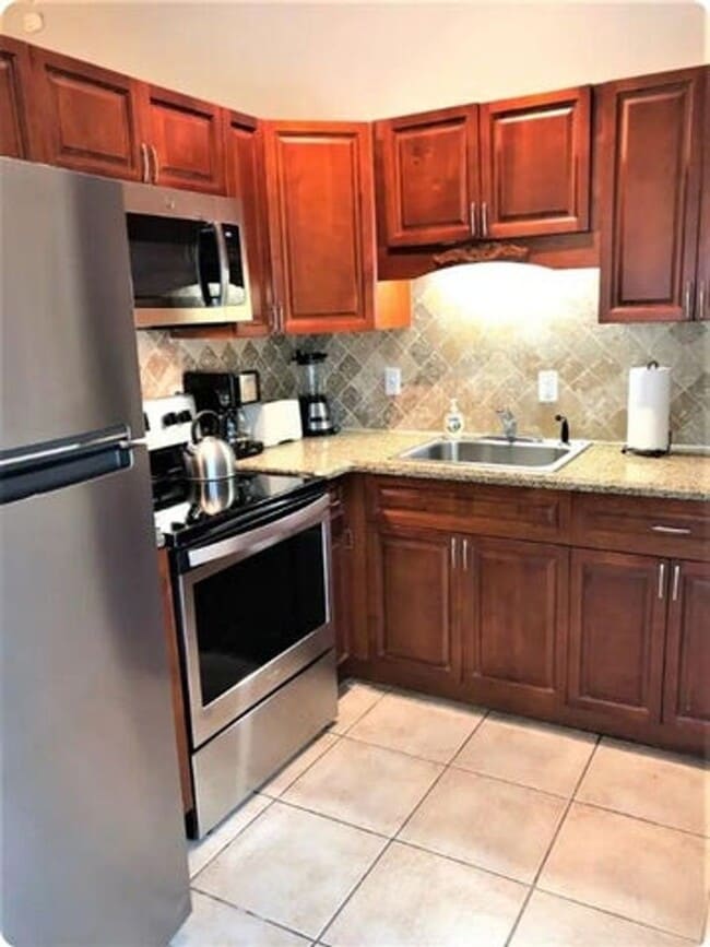 Building Photo - 4411 E Tradewinds Ave