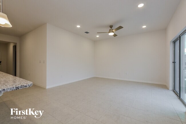Building Photo - 1270 Ponca Rd