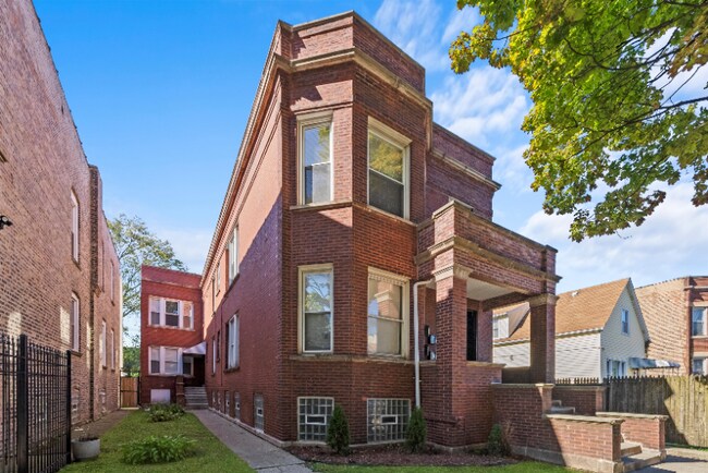 Building Photo - 5926 S Elizabeth St