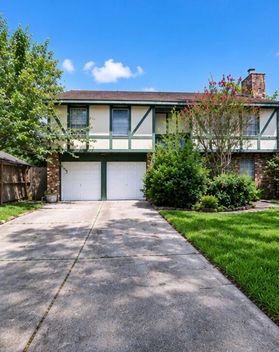Foto del edificio - 379 Richvale Ln