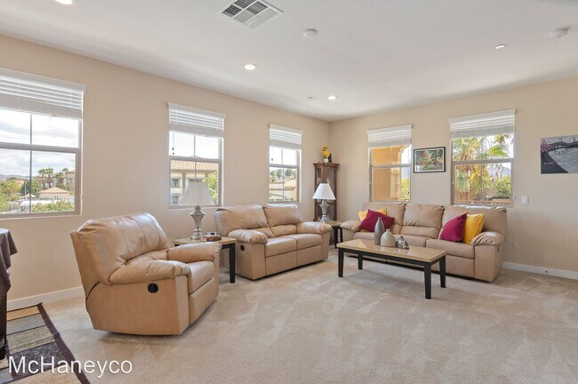 Building Photo - 4 br, 4 bath House - 215 Westpark Court  #...