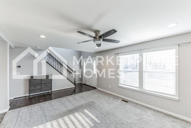 Building Photo - 10660 Fremont Dr
