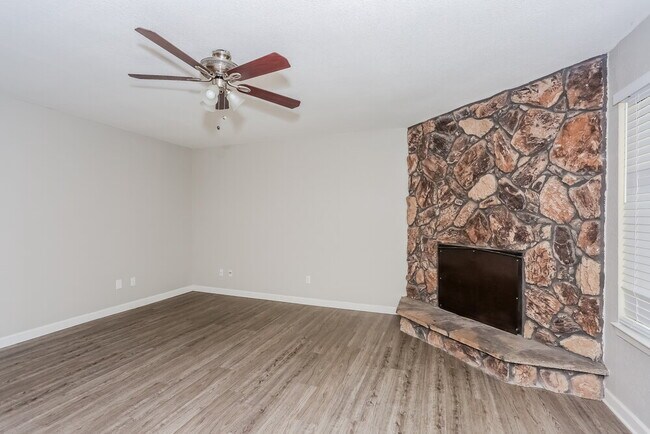 Building Photo - 3407 Spring Meadows Dr