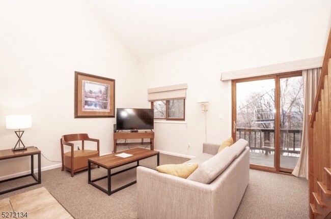 Building Photo - 5 Red Lodge Dr