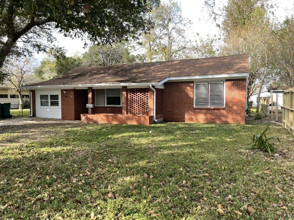 Adorable Front View - 2412 Cedar Dr