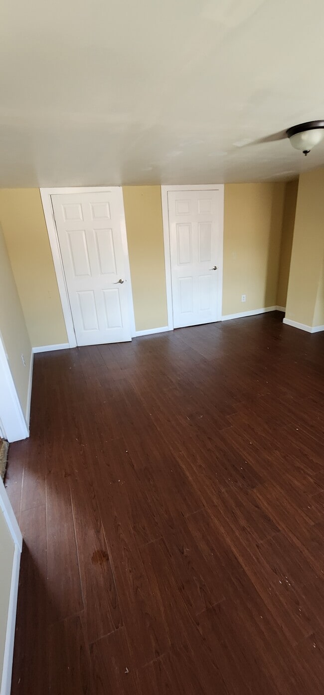 Building Photo - 274 Main St