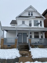 Building Photo - 712 S Irving Ave