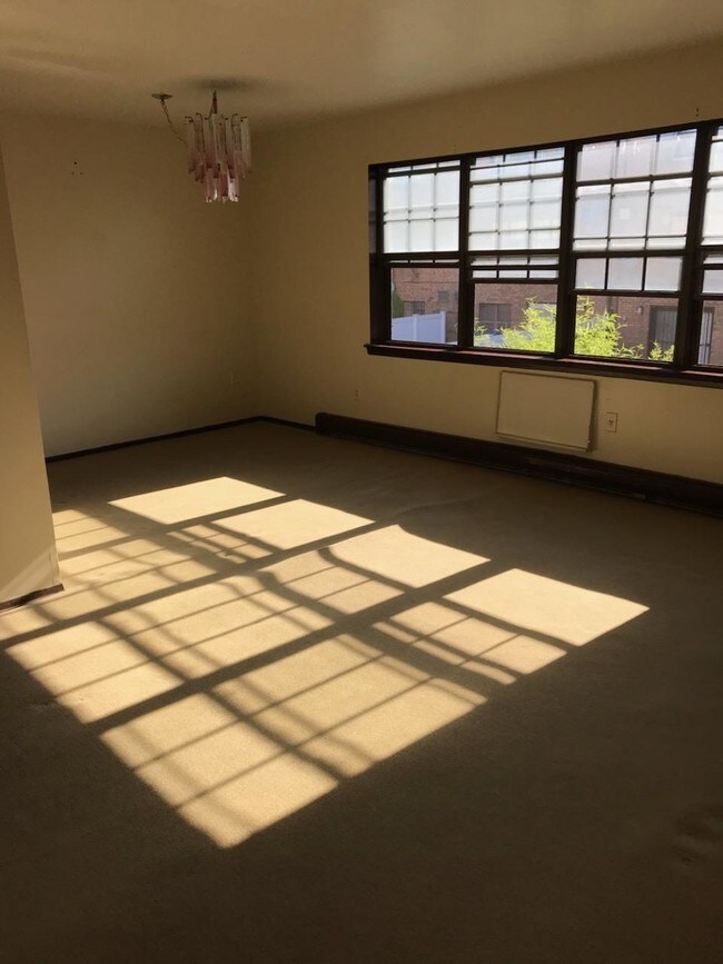 Building Photo - 156-21 79th St