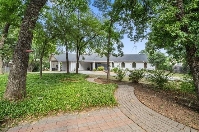 Foto del edificio - 8542 Meadowbrook Dr