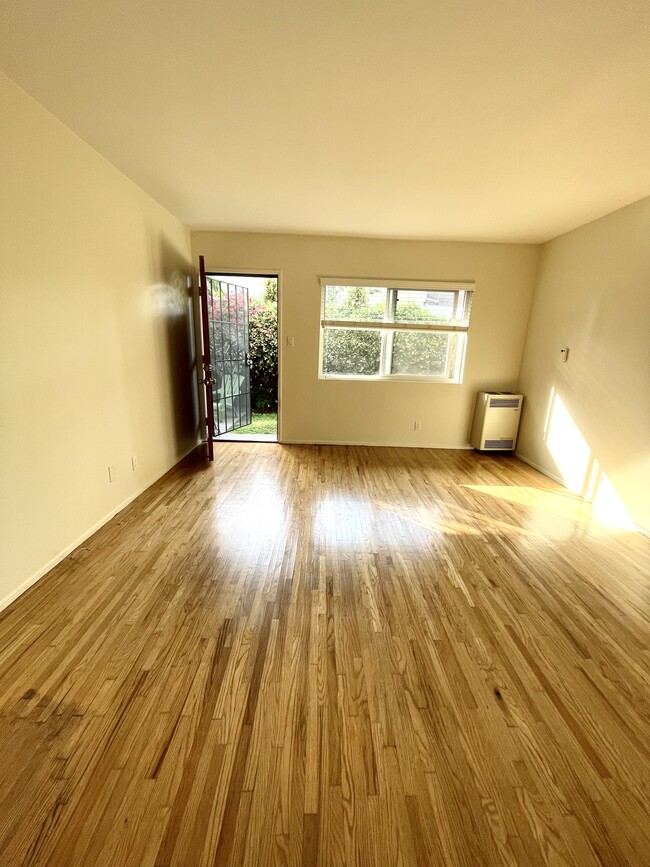 #2 living room - 4041 S Centinela Ave