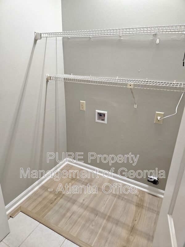 Foto del edificio - 582 Harcourt Pl SE