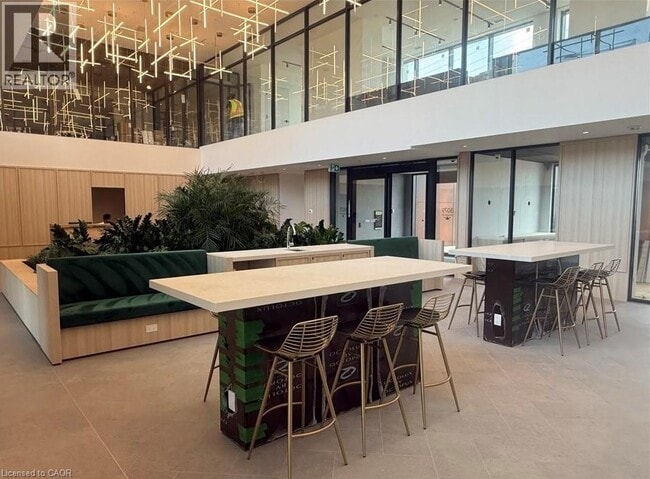 Photo du bâtiment - 3079 Trafalgar Rd