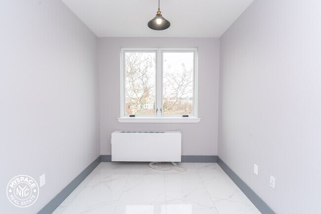 Foto del edificio - 1470 Eastern Pkwy