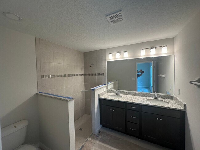 Foto del edificio - Brand New CBS construction 3 Bedroom 2 bat...