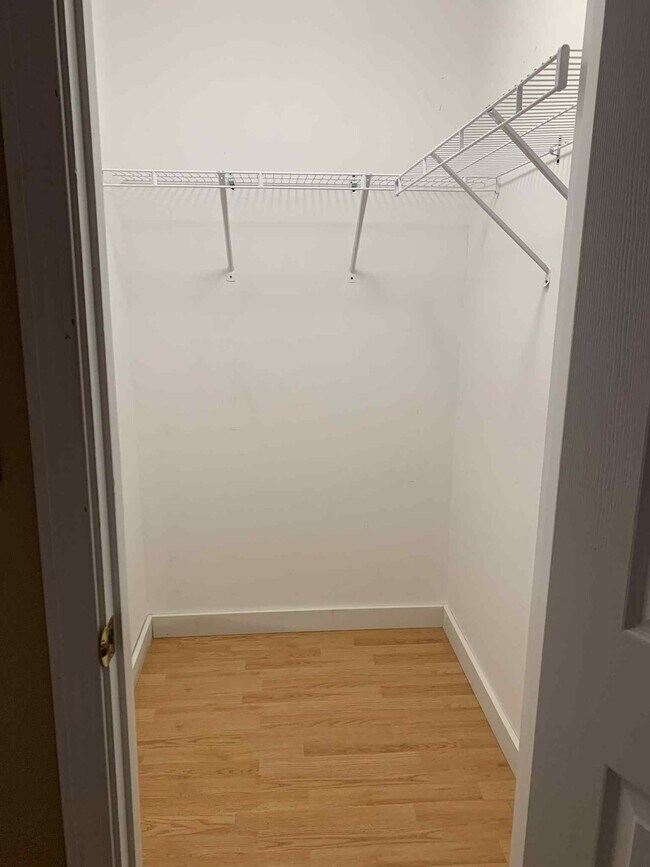 Foto del edificio - 851 Western Ave